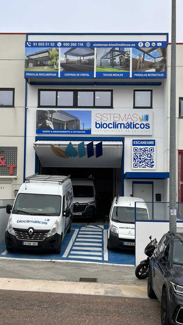 Foto Fachada de la Nave de Sistemas Bioclimáticos 3