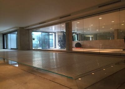 Instalacion de Cortinas de Cristal en Hall