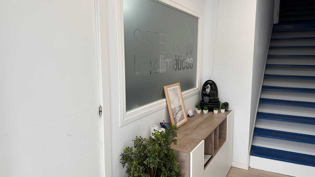 Foto del Recibidor de las Oficinas de Sistemas Bioclimáticos 3