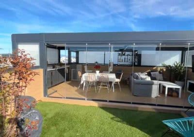 PÉRGOLA BIOCLIMÁTICA CON CORTINA DE CRISTAL Y TECHO FIJO EN ÁTICO DE VALDEBEBAS EN MADRID 7