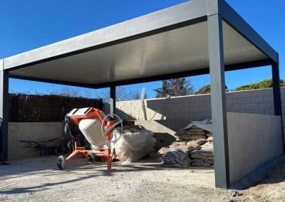 PÉRGOLA BIOCLIMÁTICA CON TECHO FIJO DE PANEL SÁNDWICH CHALET EN TORRELODONES MADRID 2