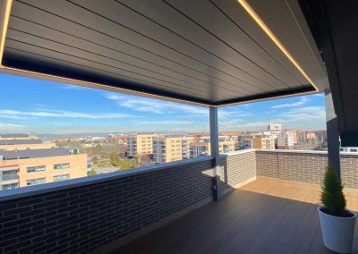 PÉRGOLA BIOCLIMÁTICA RETRÁCTIL EN ÁTICO DE ALCORCÓN MADRID 2