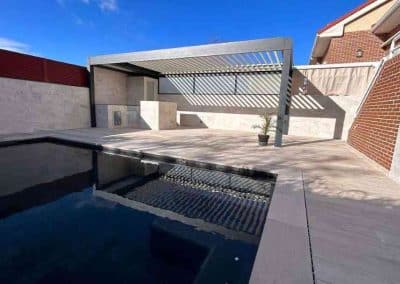 PERGOLA BIOCLIMATICA TECHO FIJO PANEL SANDWICH CRISTAL FIJO CHALET LEGANES MADRID - 3