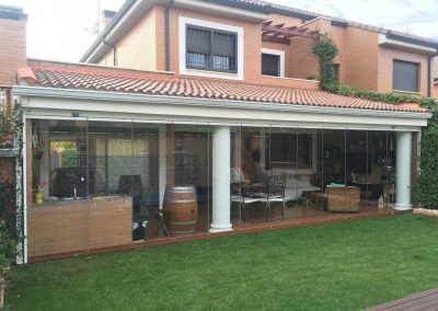 Instalacion de Cortinas de Cristal en Porche 2