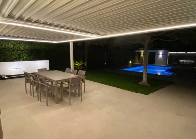 PERGOLA BIOCLIMATICA LAMAS ORIENTABLES MOTORIZADA EN CHALET BOADILLA DEL MONTE MADRID 6