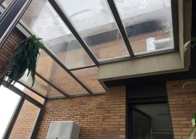 TECHO FIJO CON CERRAMIENTO VERTICAL REPLEGABLE EN TERRAZA DE MADRID CENTRO 4