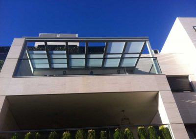 TECHO MOVIL DE CRISTAL MOTORIZADO EN TERRAZA MONTECRAMELO MADRID 05