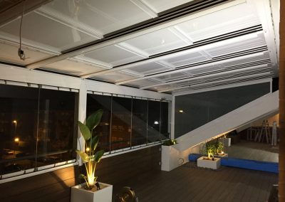 Techo Movil y Cortina de Cristal en terraza completa